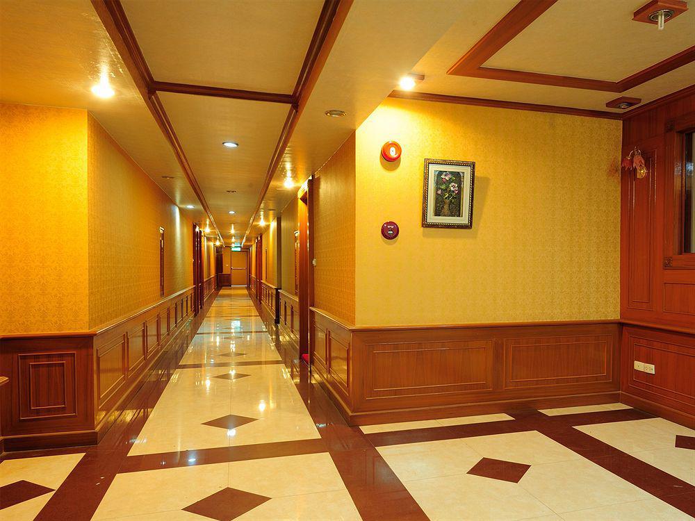 Oyo 796 Paradise Sukhumvit Hotel Bangkok Exterior foto